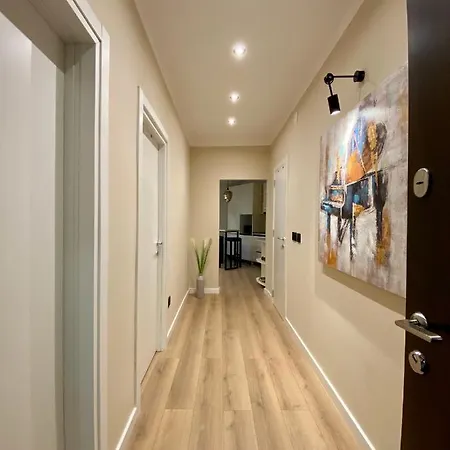 Ivart, City Center, Lux 2br Apartment, 2 Queen Size Beds