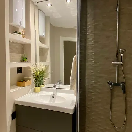 Appartamento Ivart, City Center, Lux 2br Apartment, 2 Queen Size Beds Belgrado